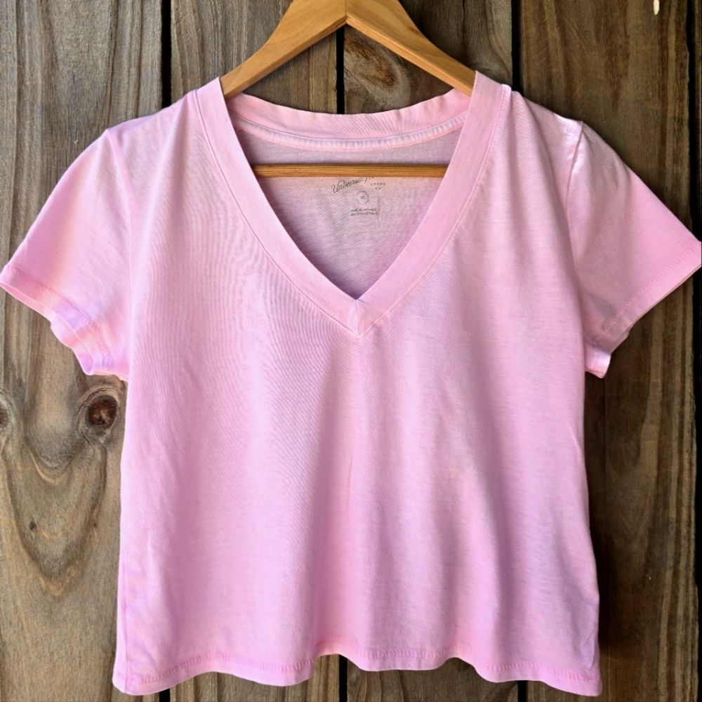 Universal Thread Light Pink V-Neck Crop Top